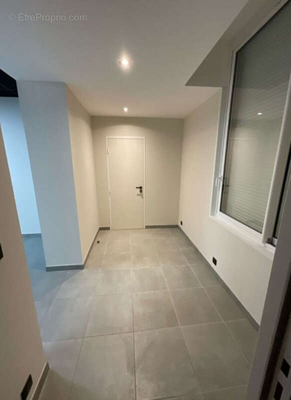 Commerce à CARQUEIRANNE