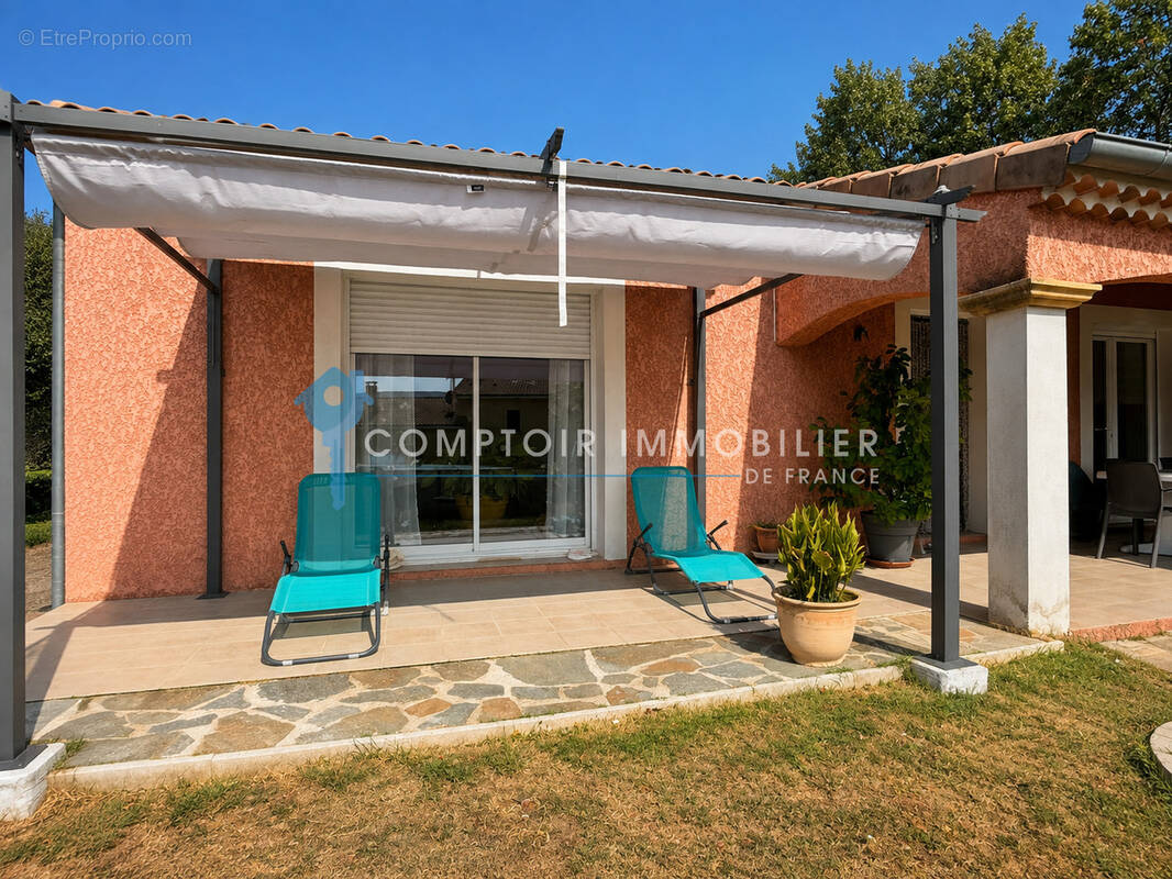 Villa de plain-pied de 97 m2 avec garage, terrasse couverte et terrain clos de 770 m2   Vallon-Pont-d'Arc - photo 1