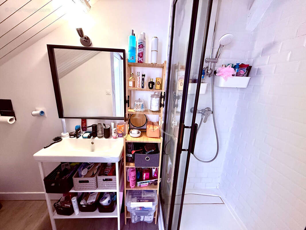 Maison à MARCILLY-EN-VILLETTE