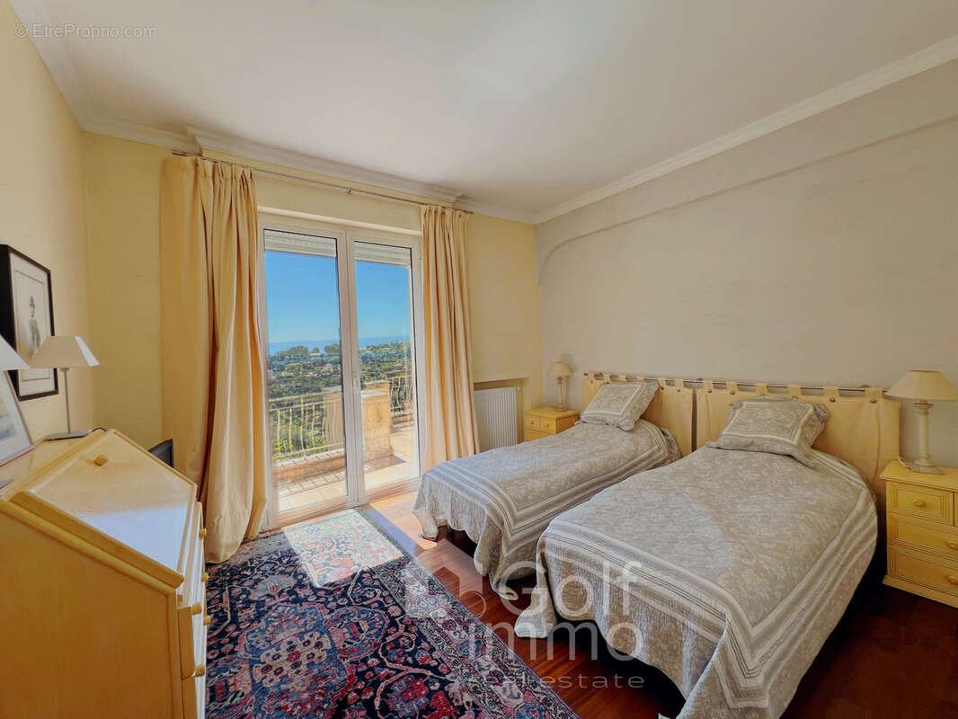 Maison à VALLAURIS