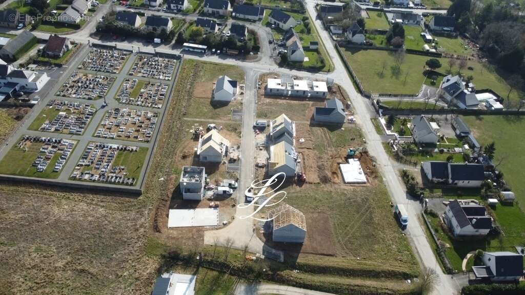 Terrain à VIEUX-VY-SUR-COUESNON