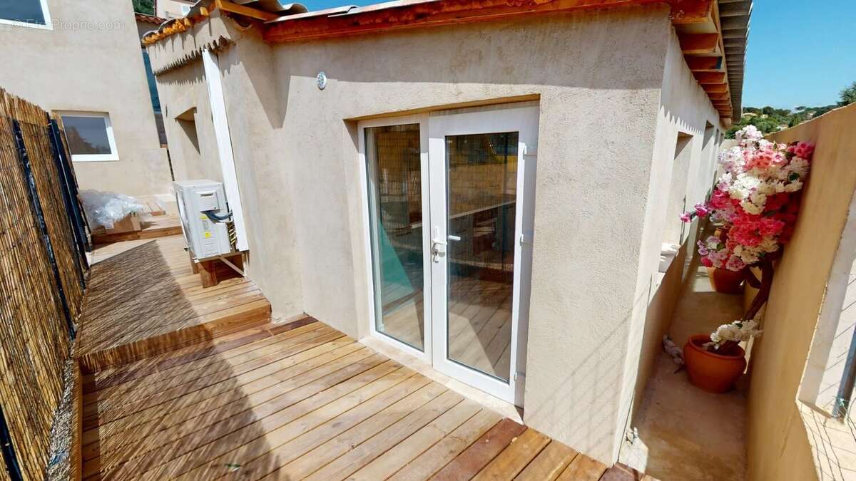Maison à VALLAURIS