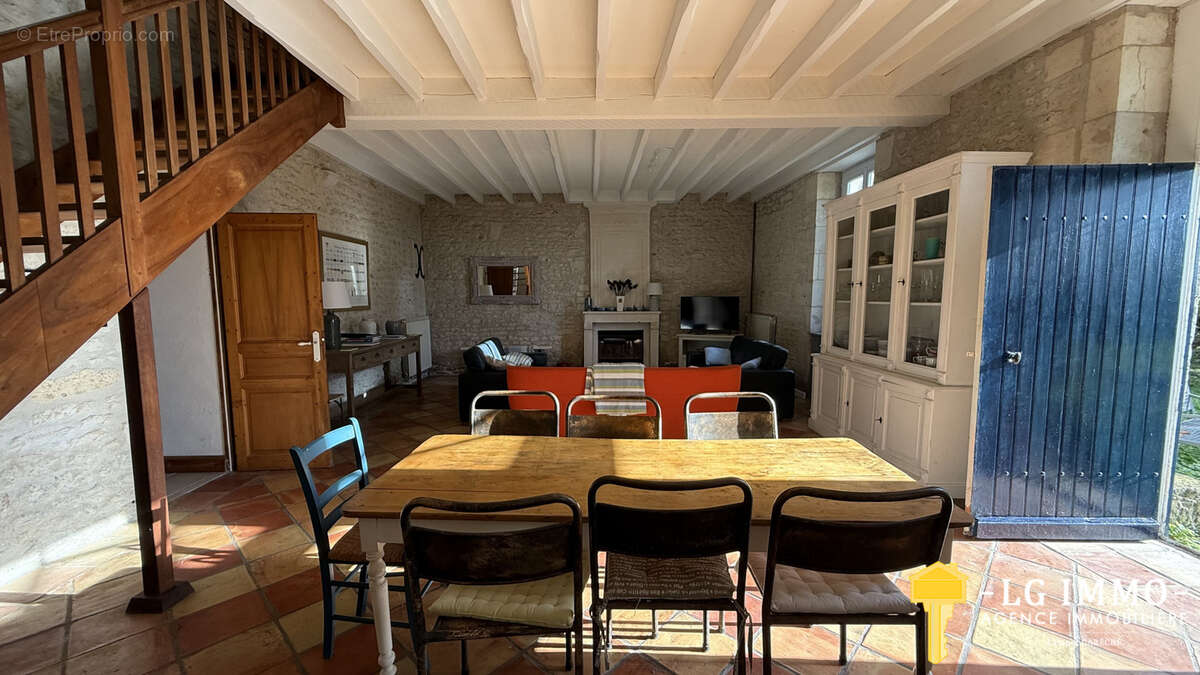 Maison à MORTAGNE-SUR-GIRONDE