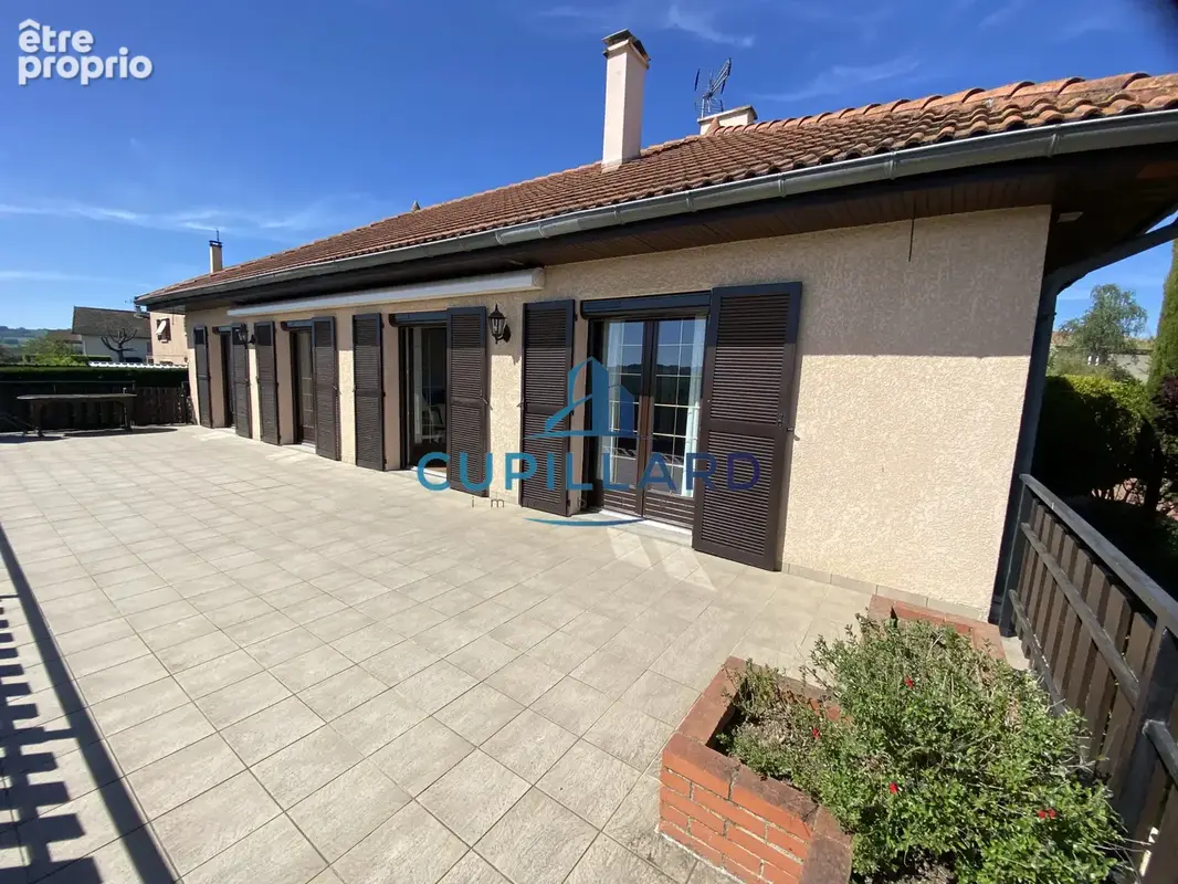 Photo Maison à Saint-Jean-Saint-Maurice-Sur-Loire au prix de 240 000€