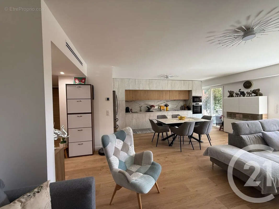 Appartement à ROQUEBRUNE-CAP-MARTIN