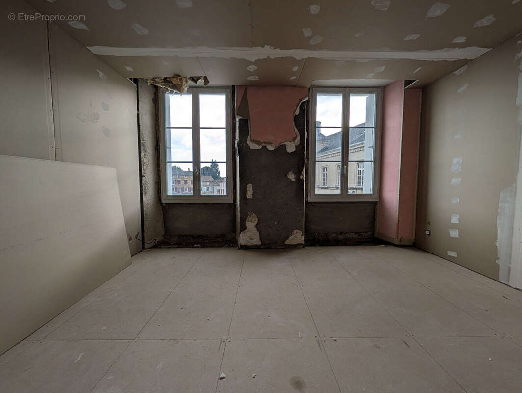 Appartement à LA MOTHE-SAINT-HERAY