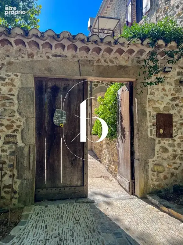 Un mas au cur de 5 hectares, entre histoire et nature en basse Cévennes - photo 4