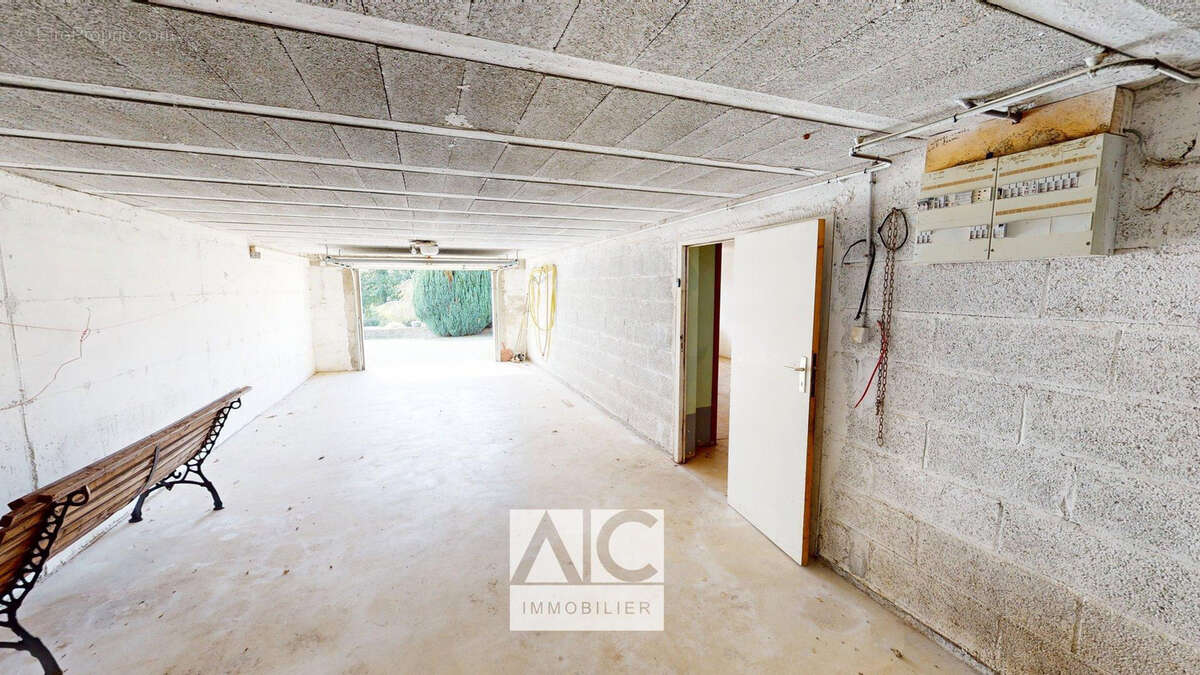 Maison à SAINTE-TREPHINE