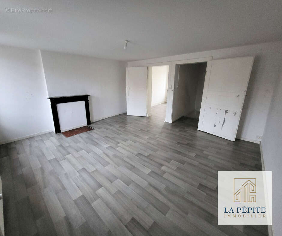 Maison à PONT-SUR-SAMBRE