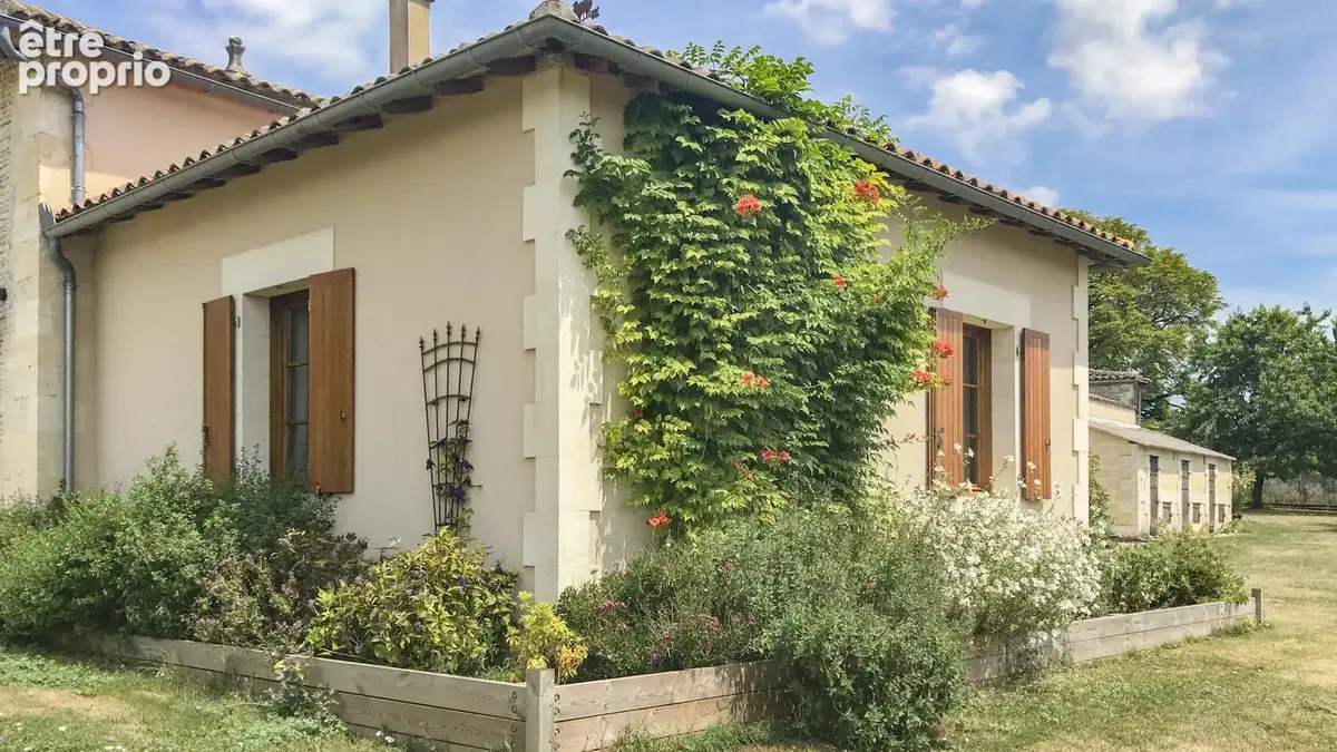 Jolie maison en pierre avec piscine au cœur du village - photo 20