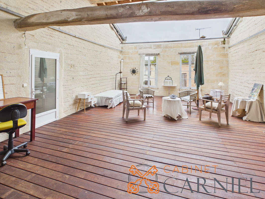 Maison à COUTHURES-SUR-GARONNE