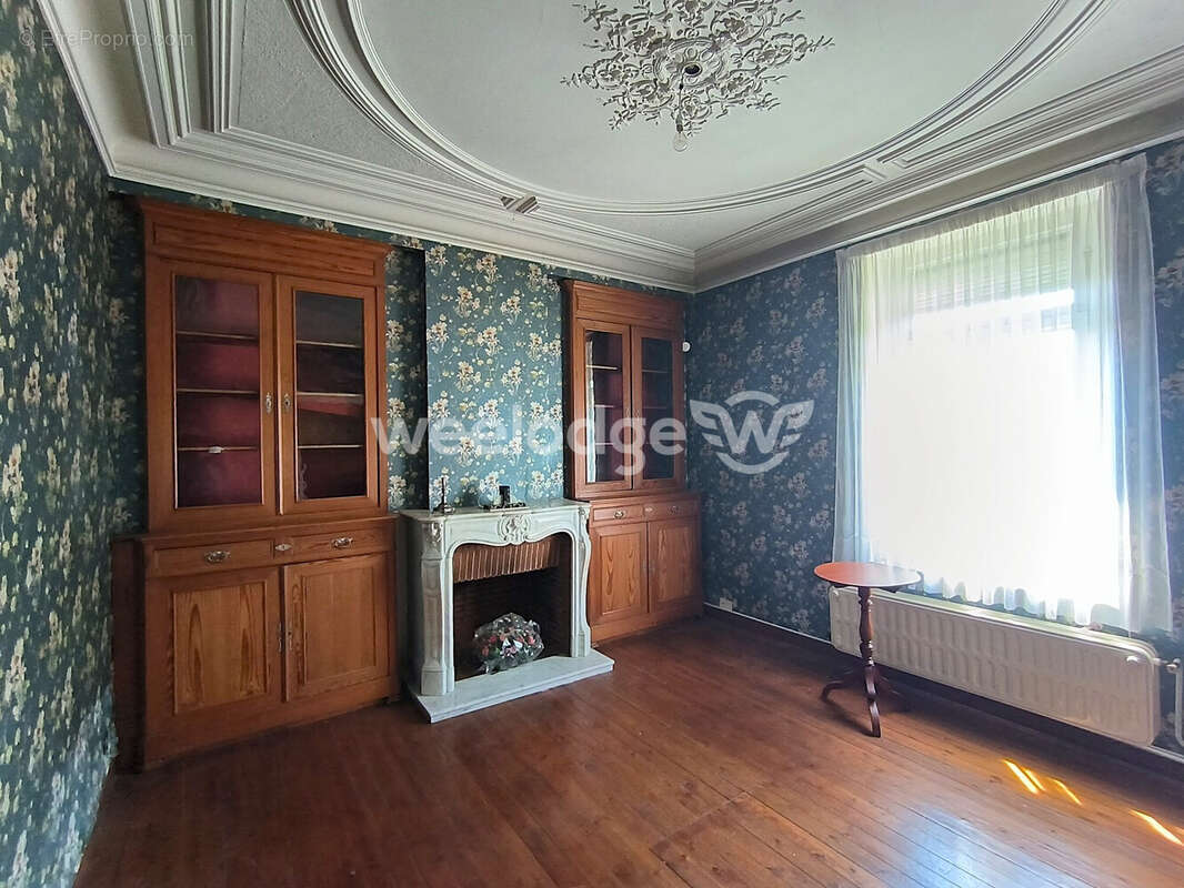 Maison à SAINT-REMY-CHAUSSEE