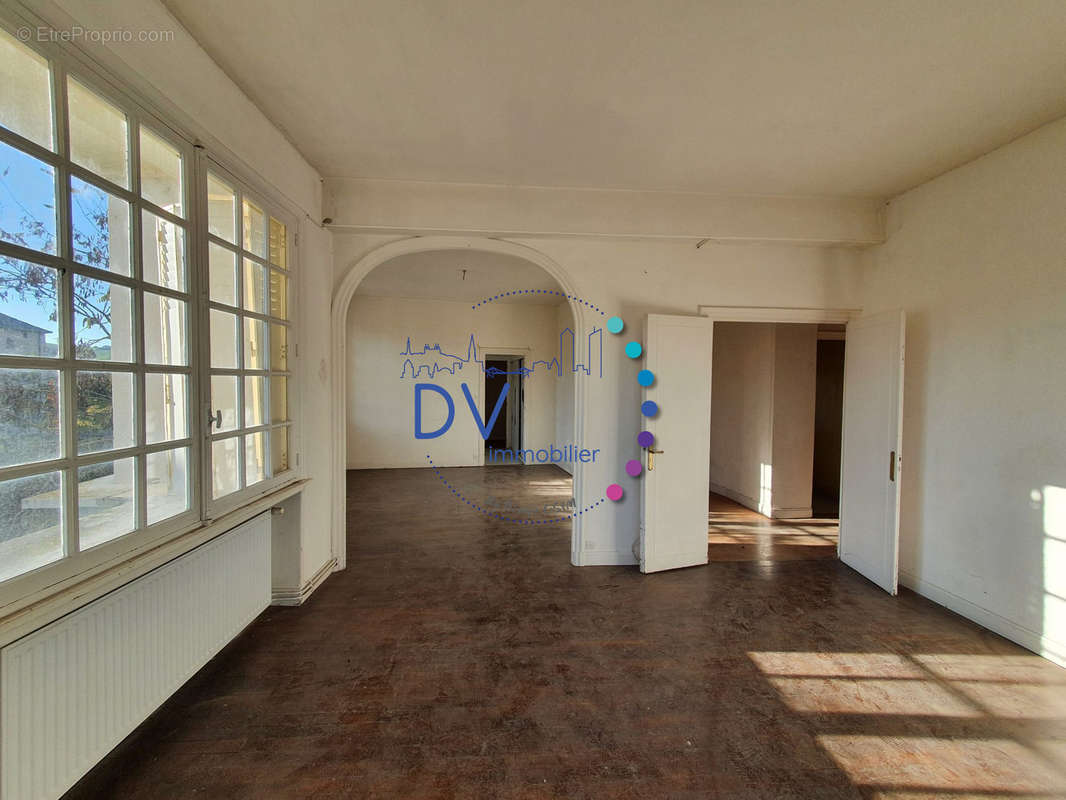 Appartement à AMPLEPUIS