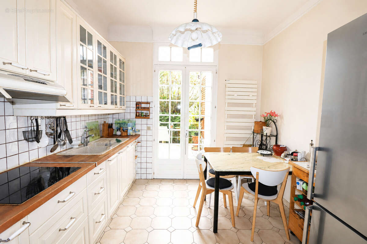 Maison Antony 8 pièce(s) 165.78 m2 avec beaucoup de charme - photo 10