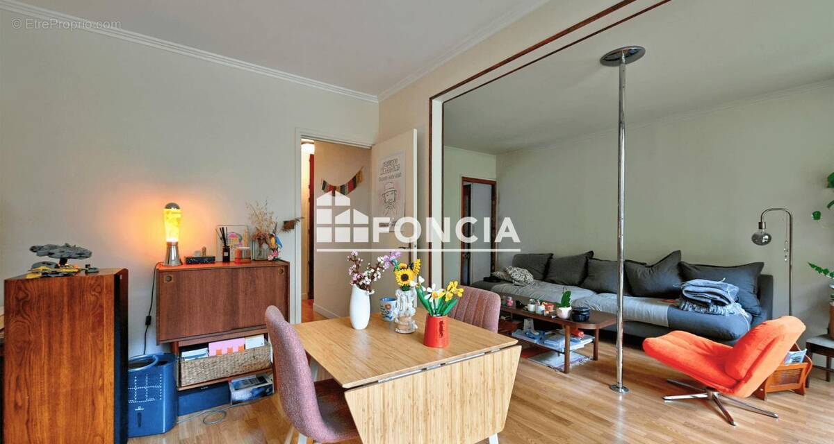 Appartement à FONTENAY-LE-FLEURY