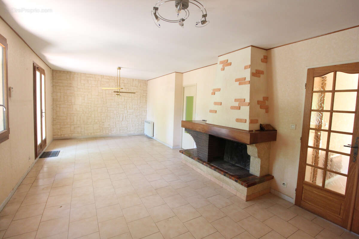 Maison à SAINT-SATURNIN-LES-APT