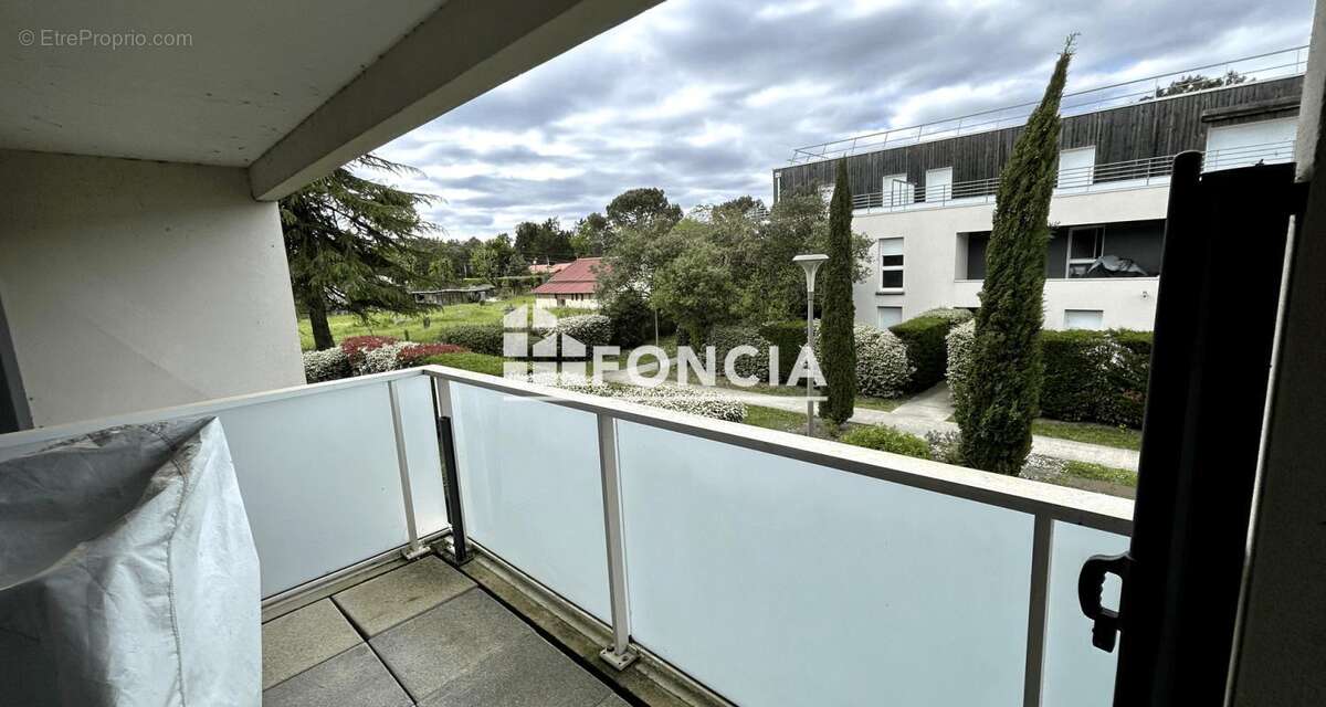 Appartement à PAREMPUYRE
