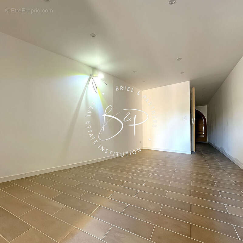 Appartement à CARCES