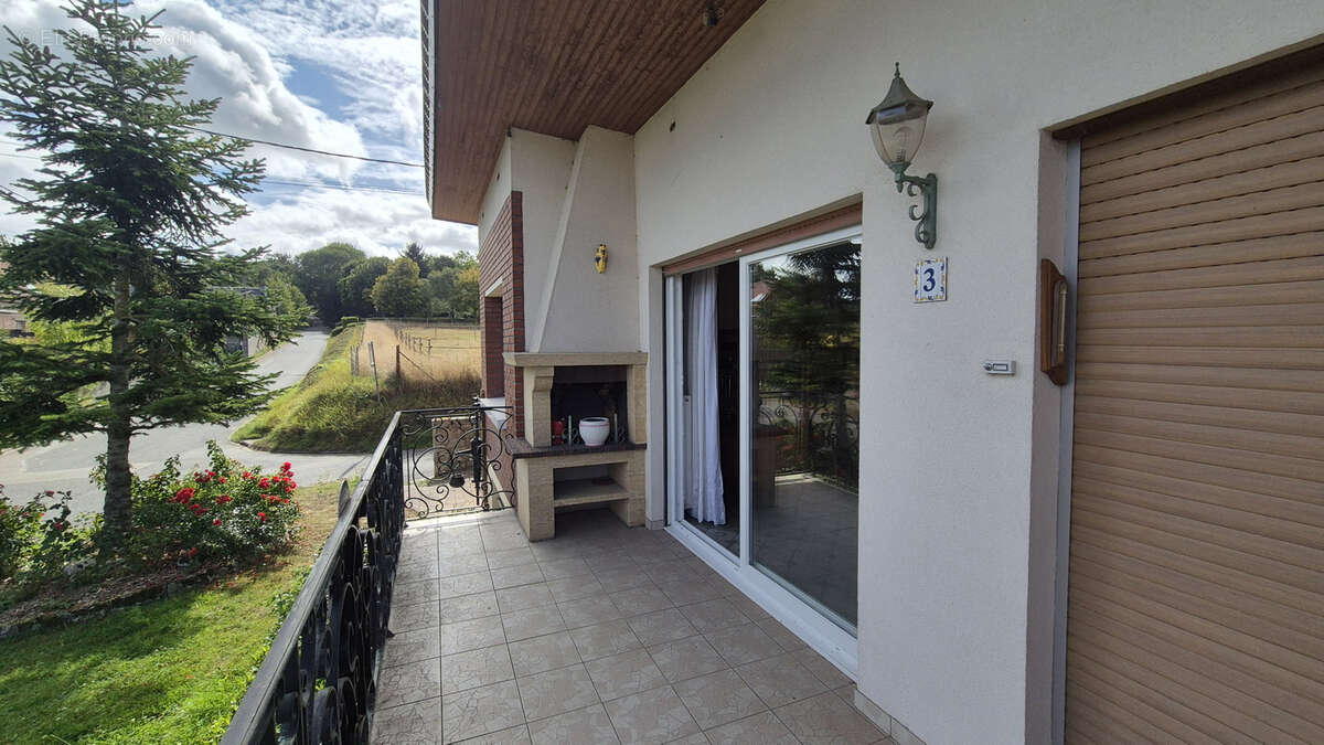 Maison à NEUVILLE-LES-LOEUILLY