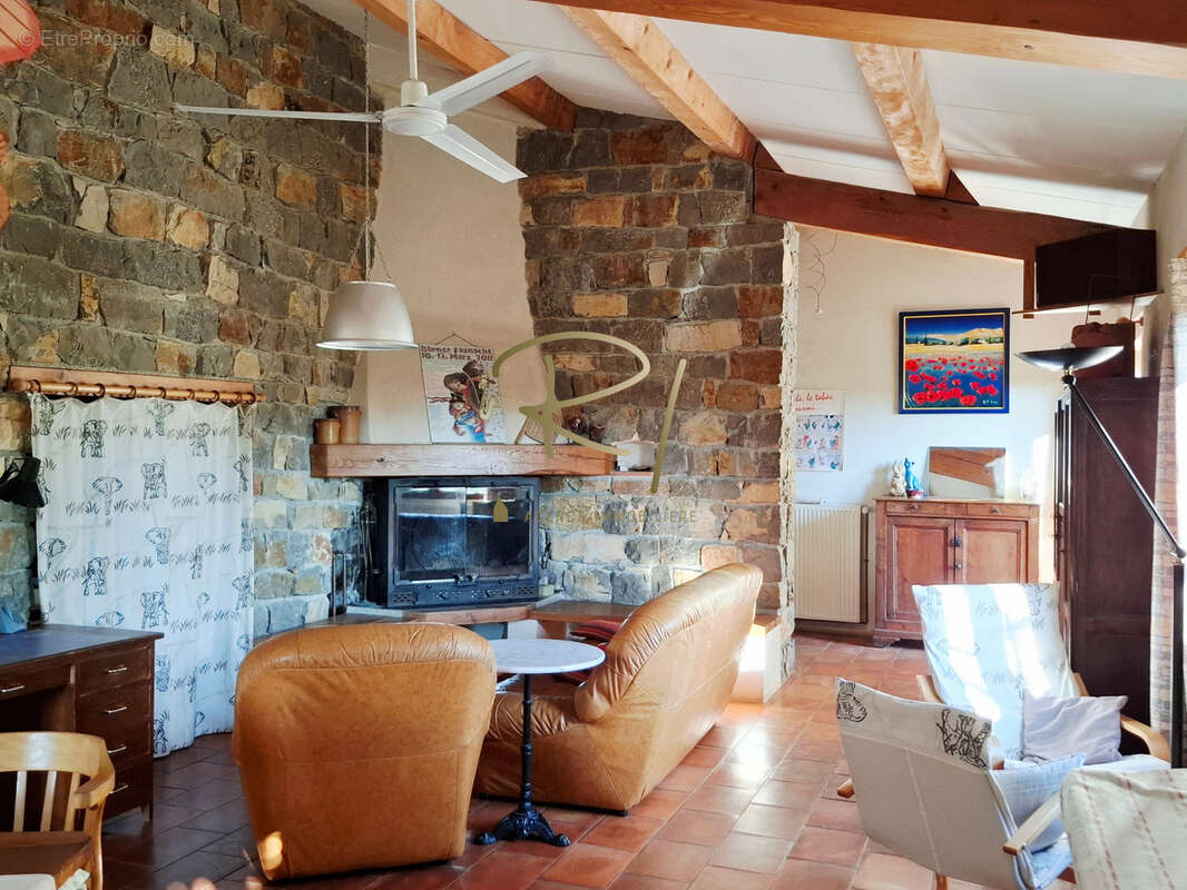 Maison à BARJAC