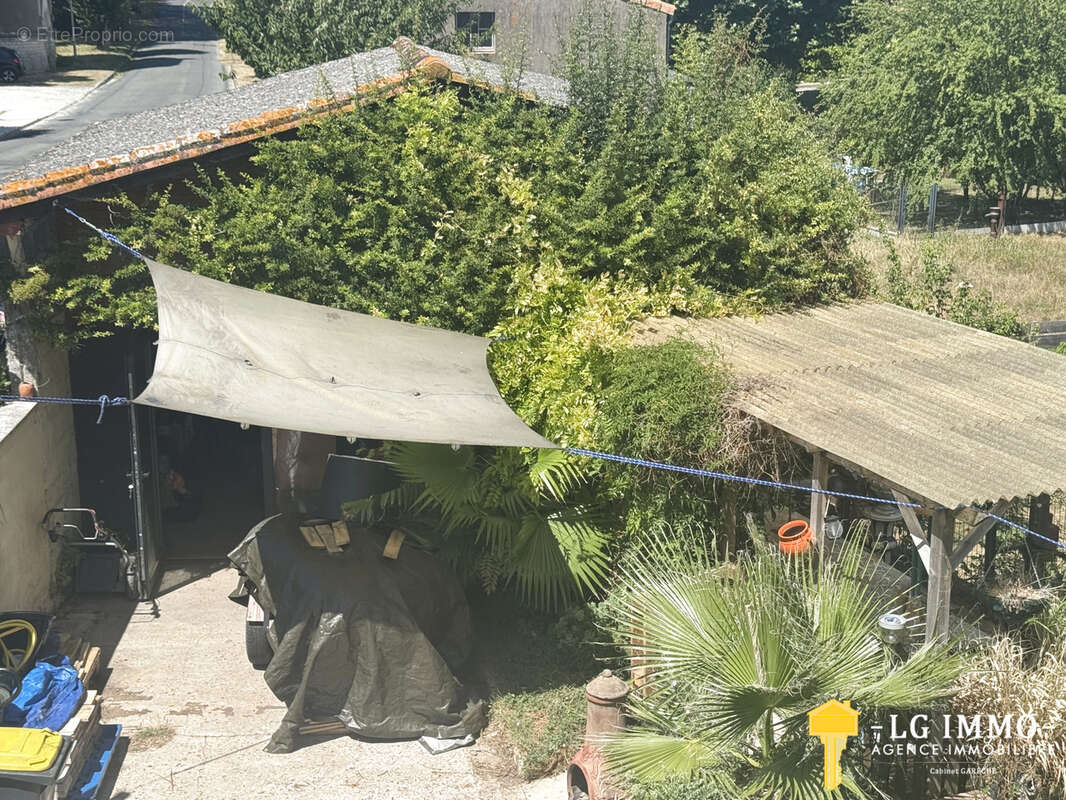 Maison ancienne rénovée avec  dependances, jardin de 1000 m2 et piscine au cœur de mortagne-sur-gironde - photo 35
