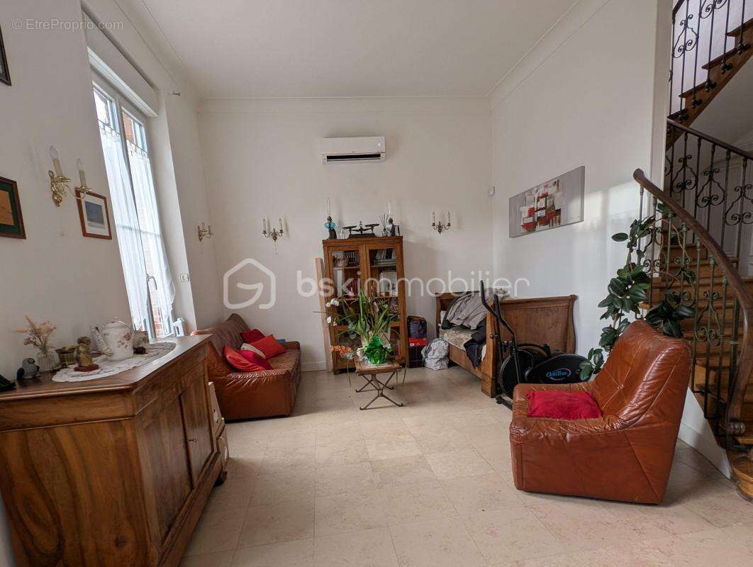 Maison à PONT-SUR-YONNE