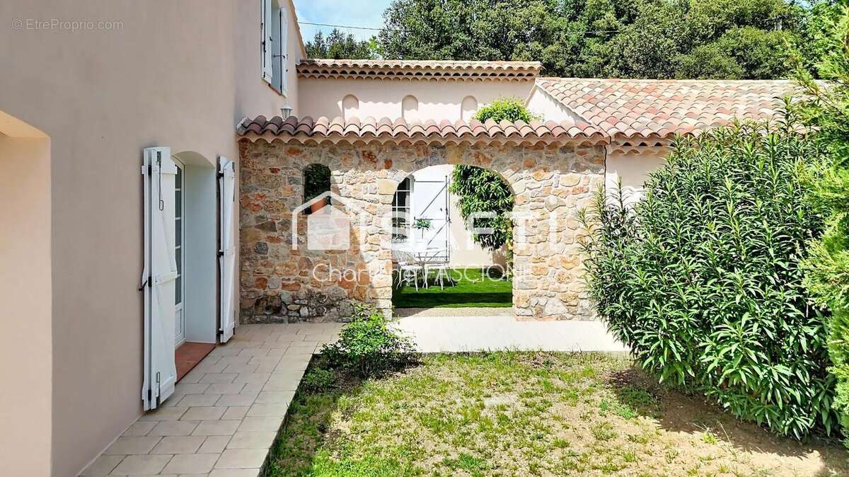 Photo 8 - Maison à LORGUES