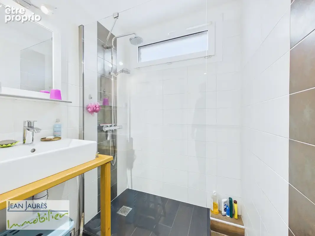 Superbe appartement de standing de 132m2, balcon, garage et cave. - photo 14
