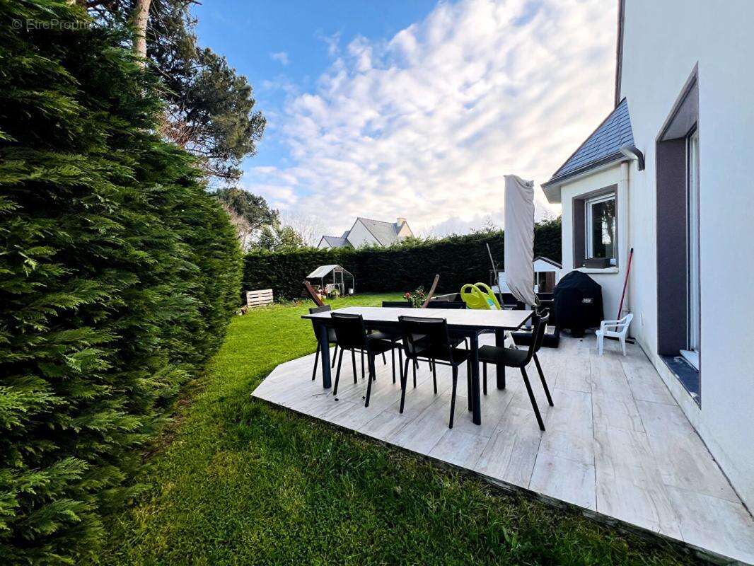 Maison à SURZUR