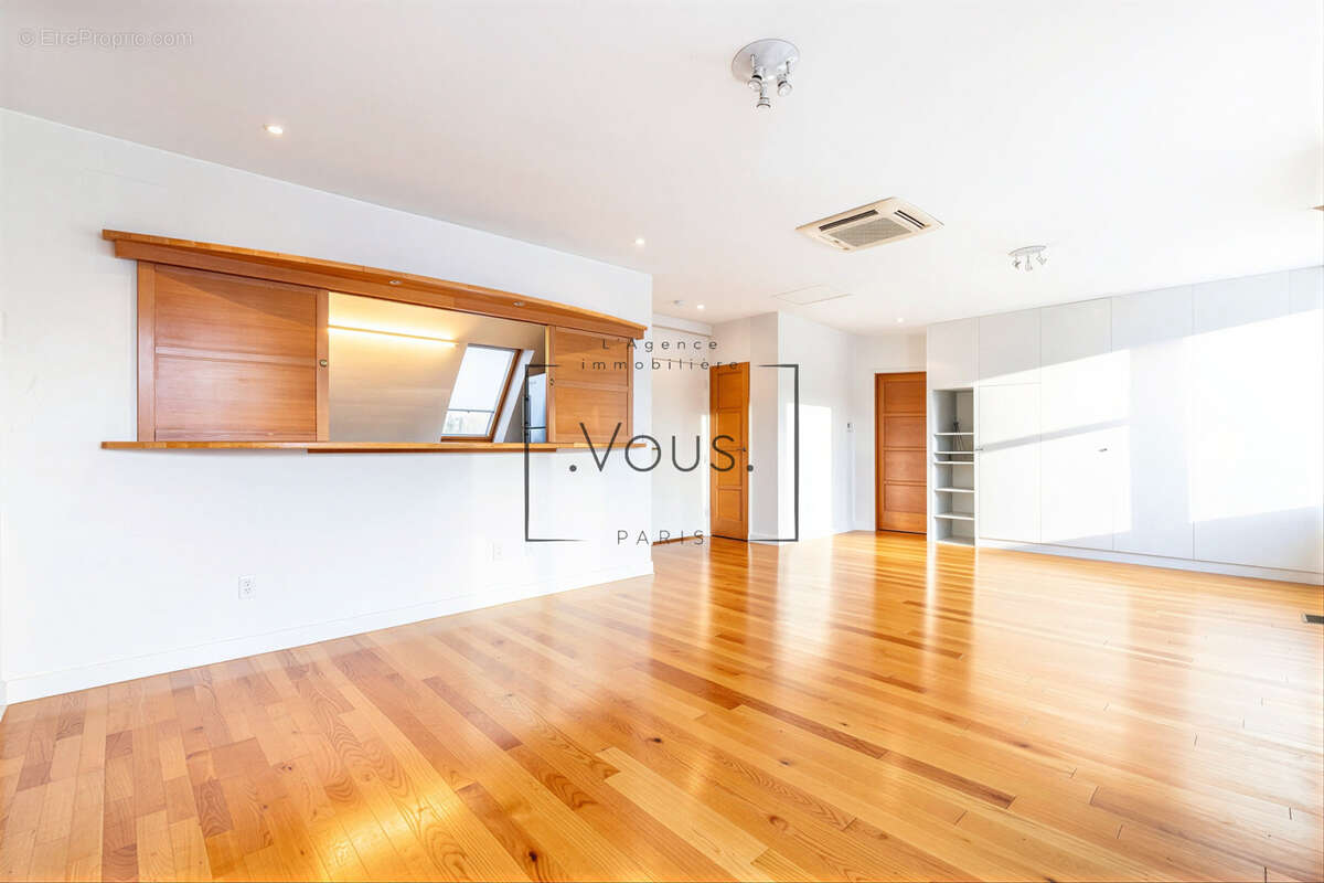 Appartement à PARIS-8E