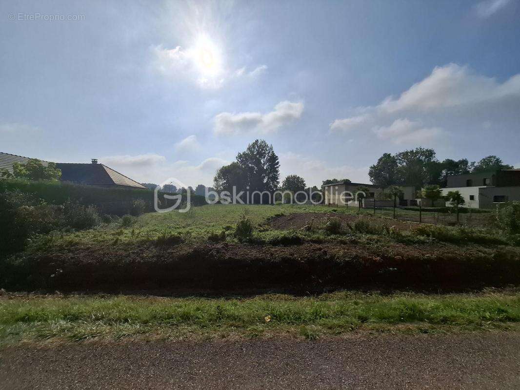 Terrain constructible et viabilisé - photo 3