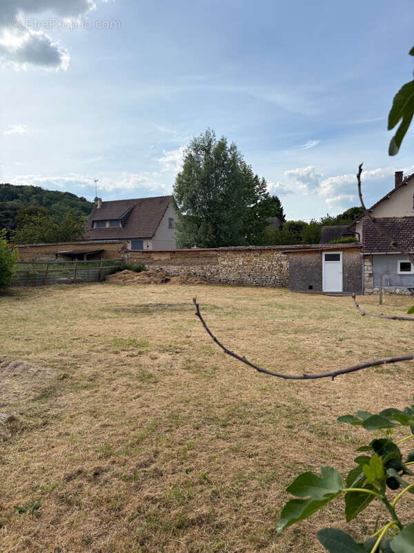 Terrain à SAINT-PIERRE-D'AUTILS