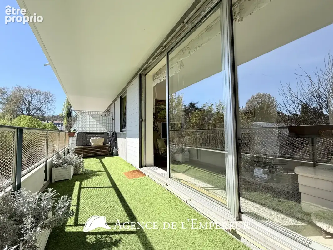 Grand 3 pièces de 93 m2   2 terrasses, 2 parkings et cave. - photo 8