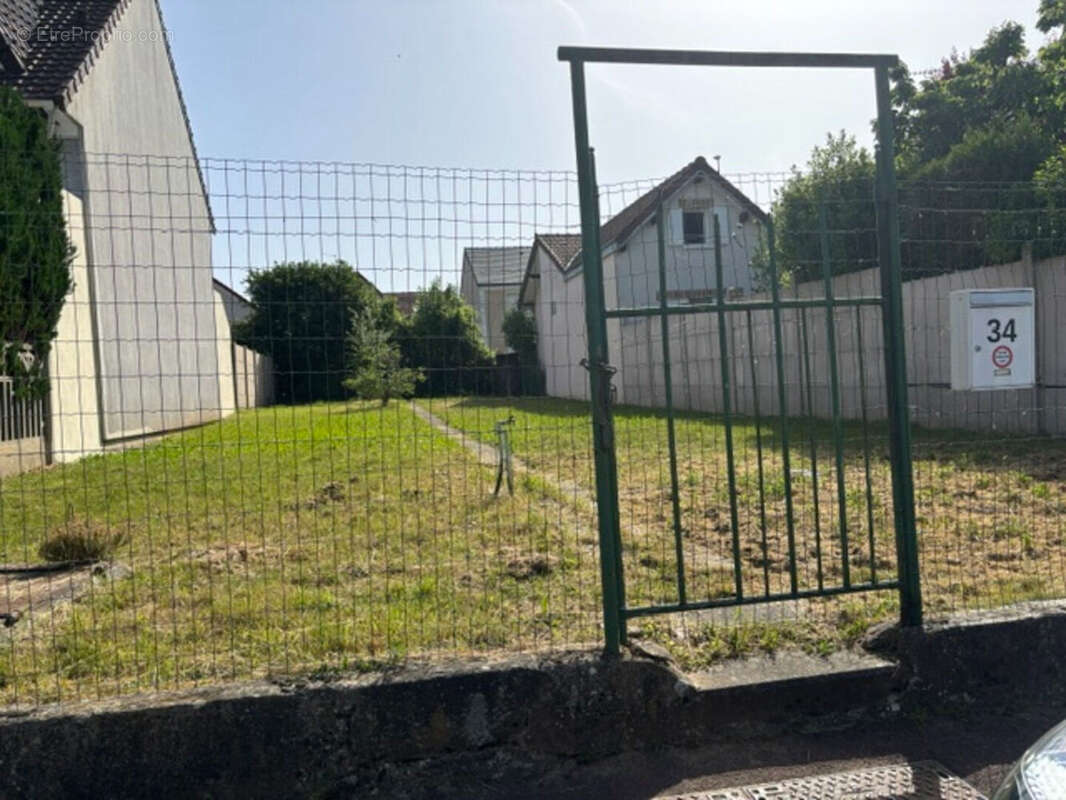 Terrain à ORMESSON-SUR-MARNE