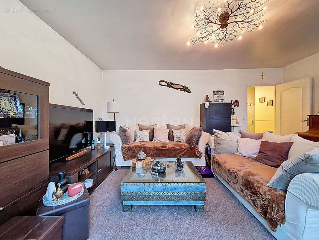 Appartement à LAMORLAYE