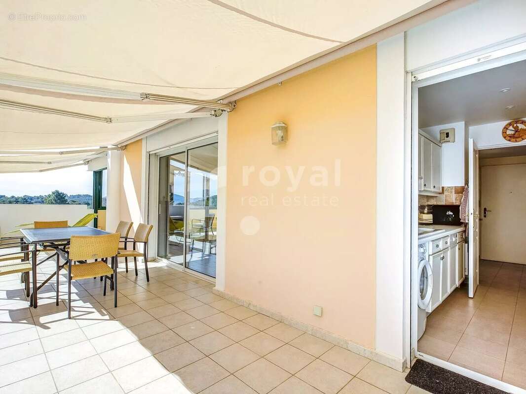 Appartement à MOUGINS