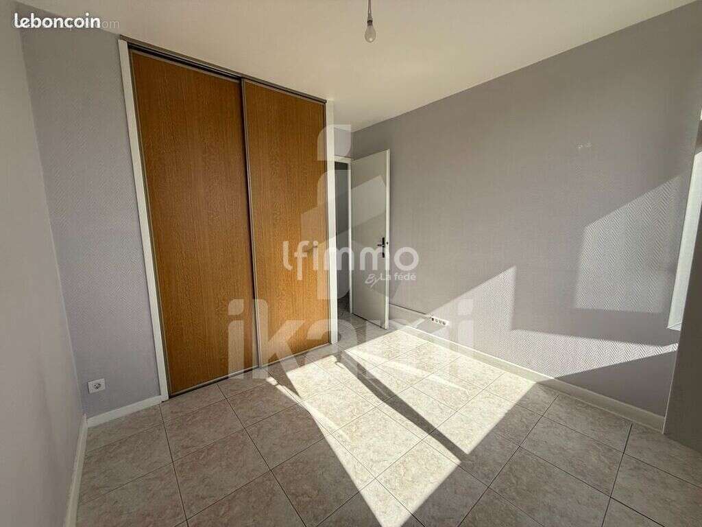 Appartement à PIERRE-BENITE