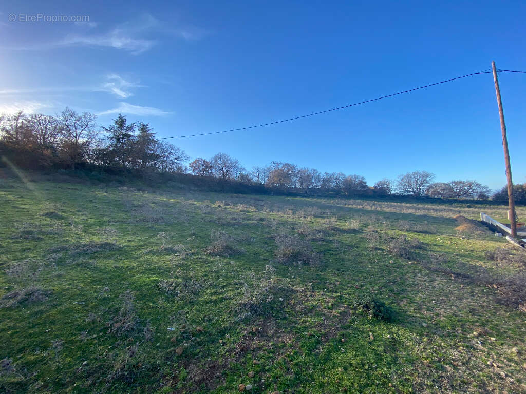 Terrain à VILLE-DI-PARASO