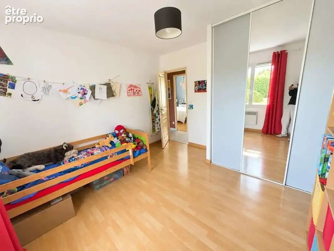 Plain pied 98 m², 5 pièces, 3 chambres - photo 14