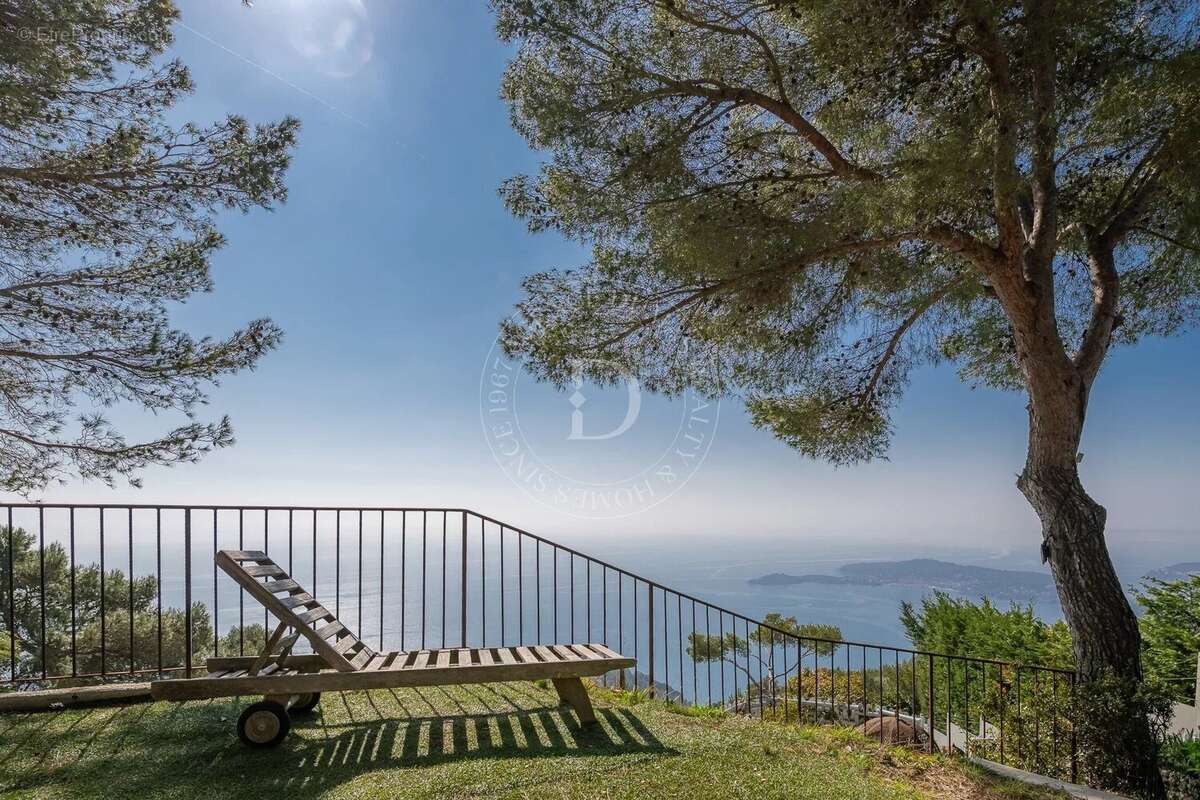 Maison à EZE