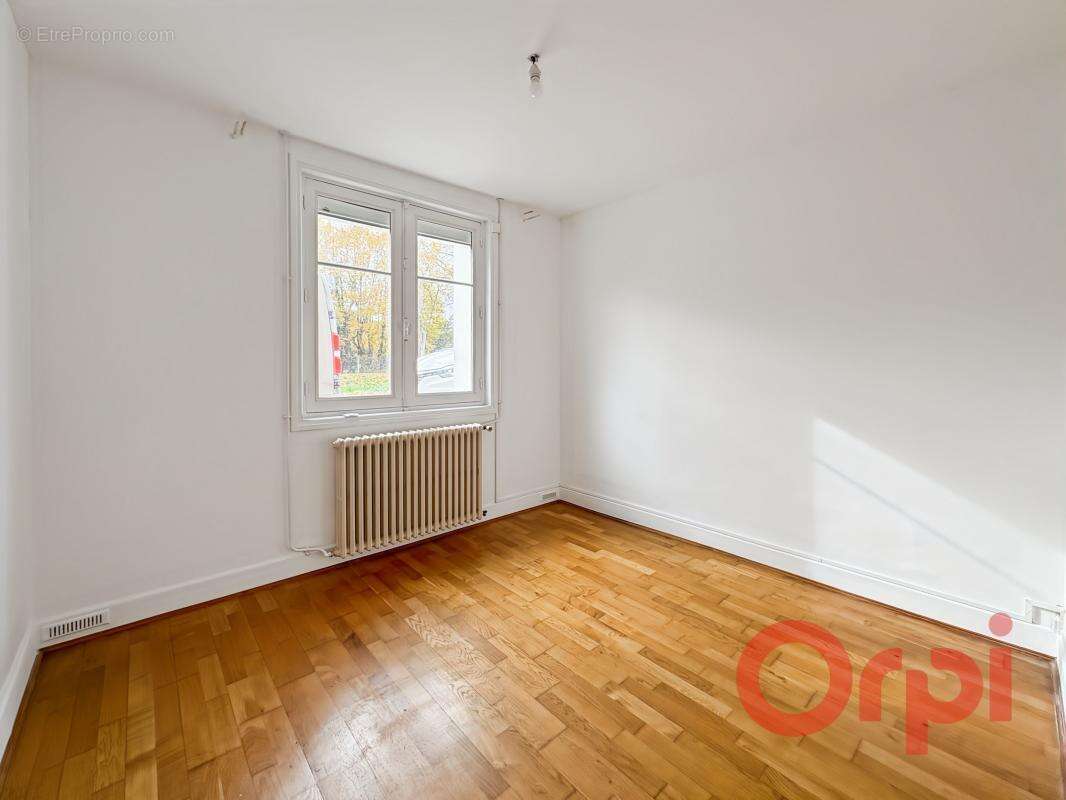 Maison à SAINT-AMAND-MONTROND