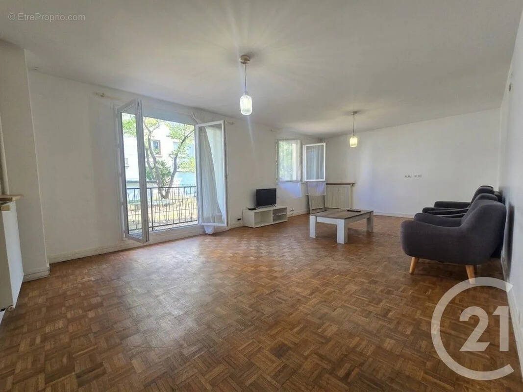 Appartement à SAINT-MAUR-DES-FOSSES