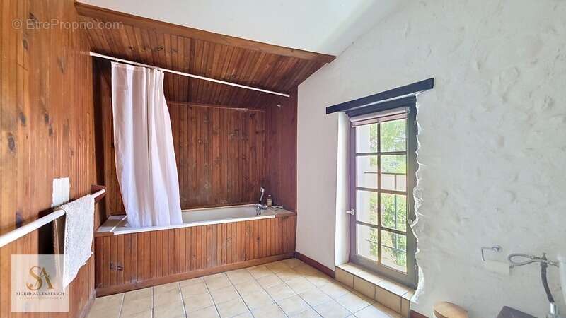 Maison de caractère en pierre, 3 chambres, jardin, terrasse et garage – Charme authentique au cœur d’un village calme entouré de - photo 13