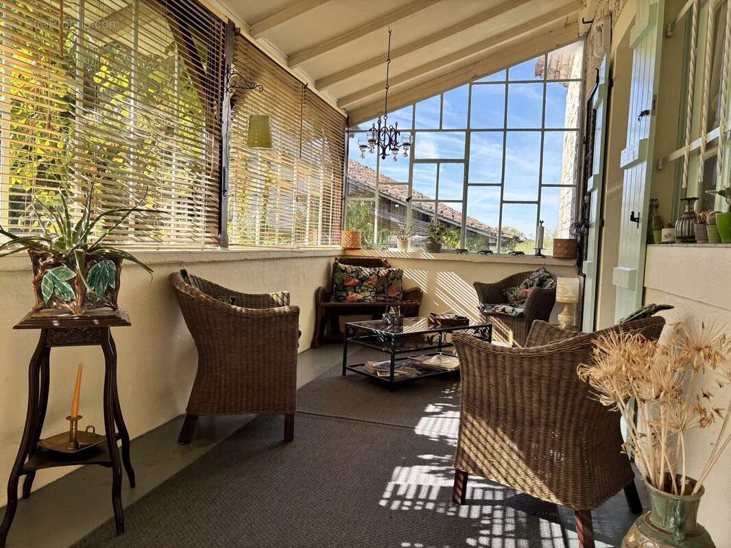 Maison à MONTAIGU-DE-QUERCY