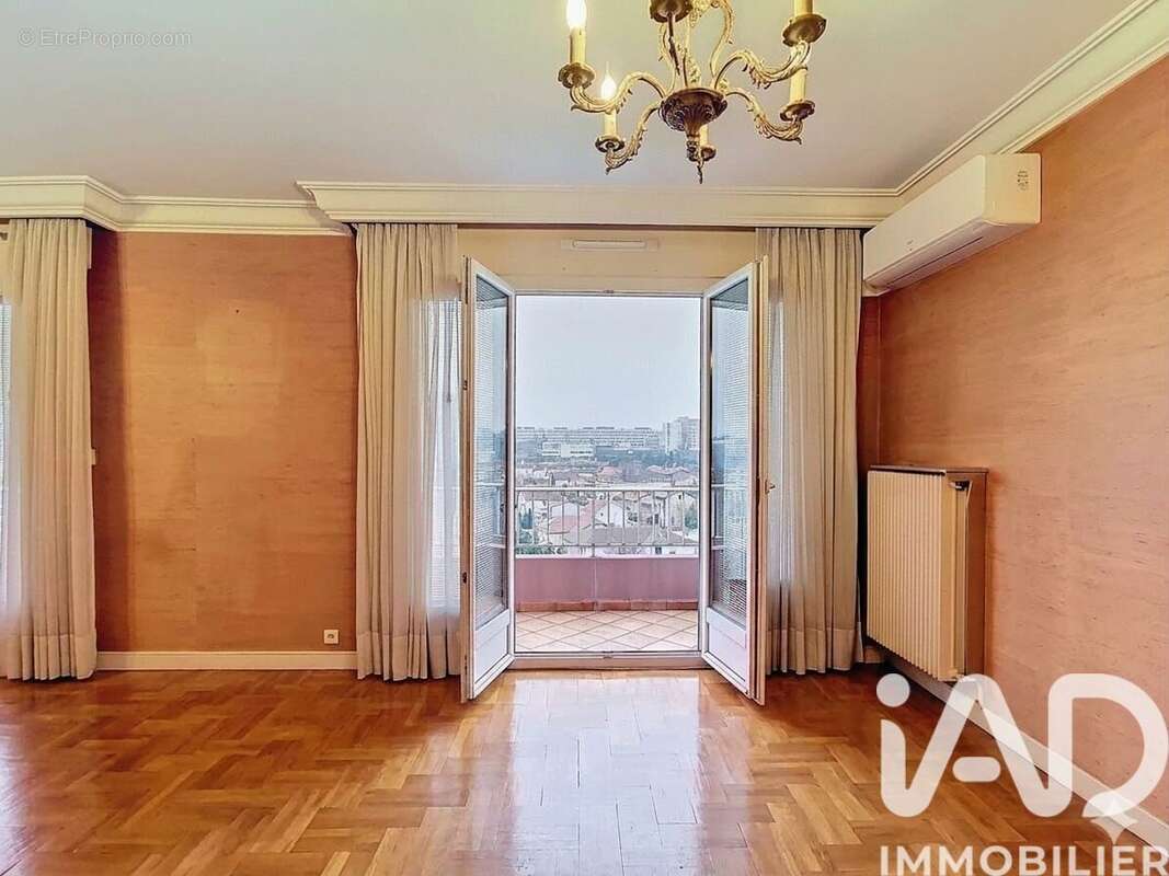 Photo 5 - Appartement à VILLEURBANNE