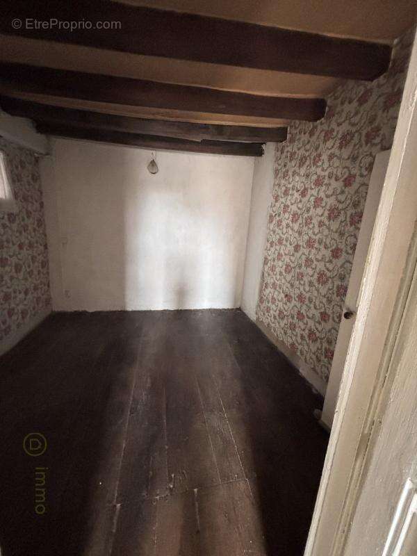 Maison 71 m² à Cressat  - photo 10