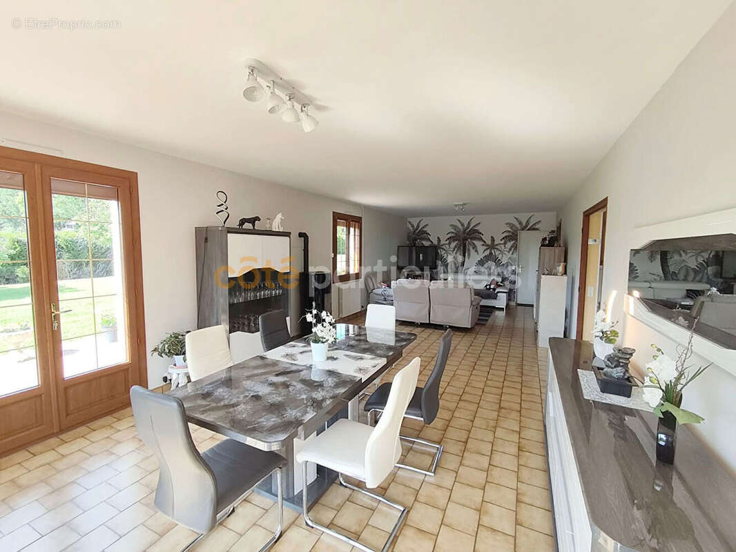 Maison à MEZIDON-CANON