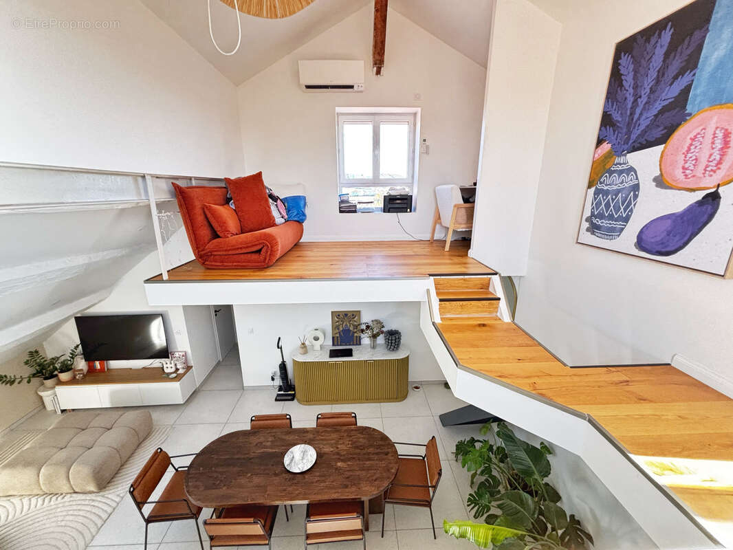 Appartement à FRONTONAS