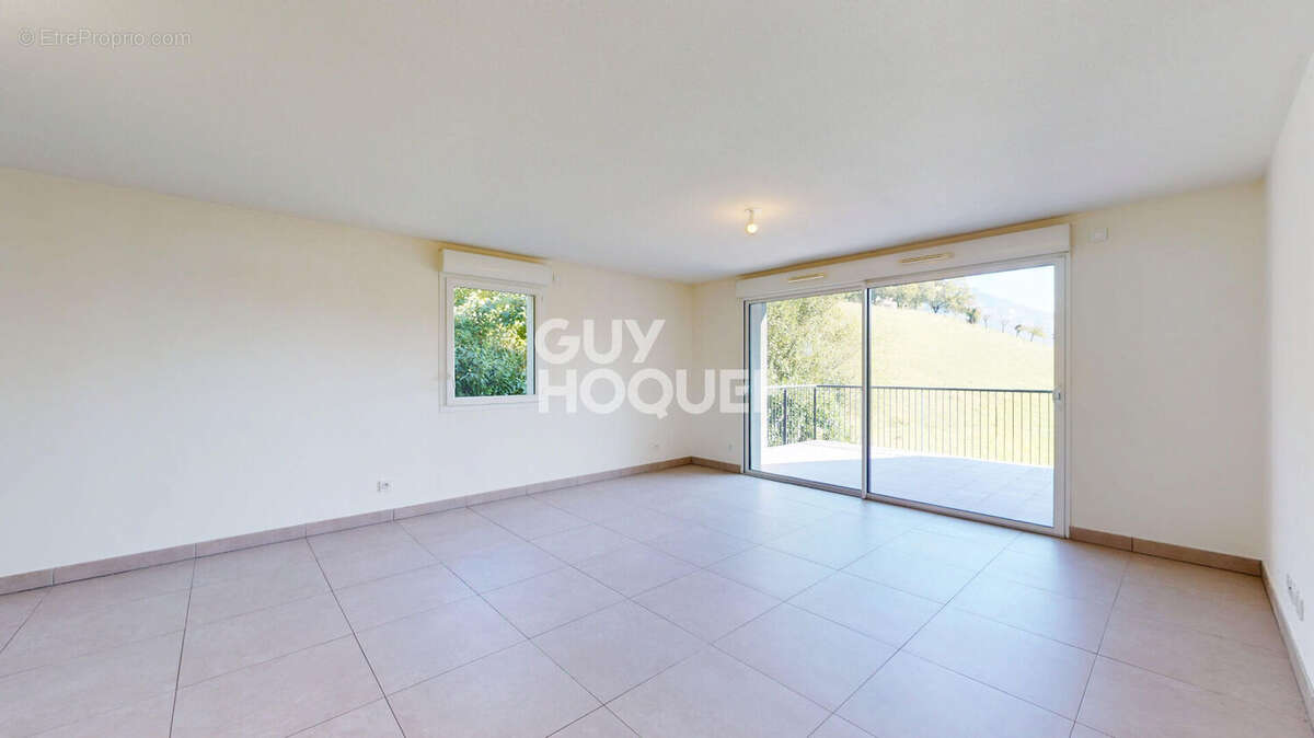 Appartement à MOUXY