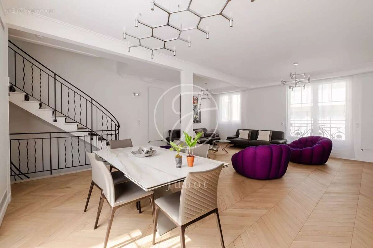 Maison à NEUILLY-SUR-SEINE